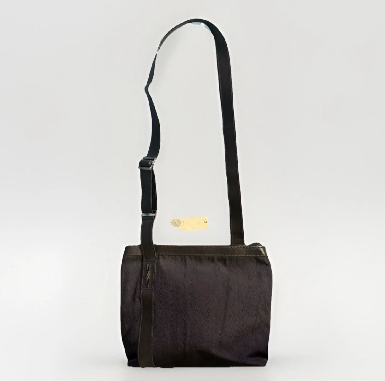 DELL’GA BORSA TRACOLLA IN TESSUTO E PELLE NERA