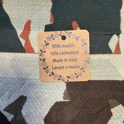 SCIARPA ARTIGIANALE CON FANTASIA BATIK