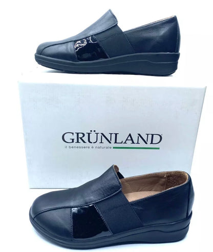 GRUNLAND MOCASSINI IN PELLE E VERNICE NERI